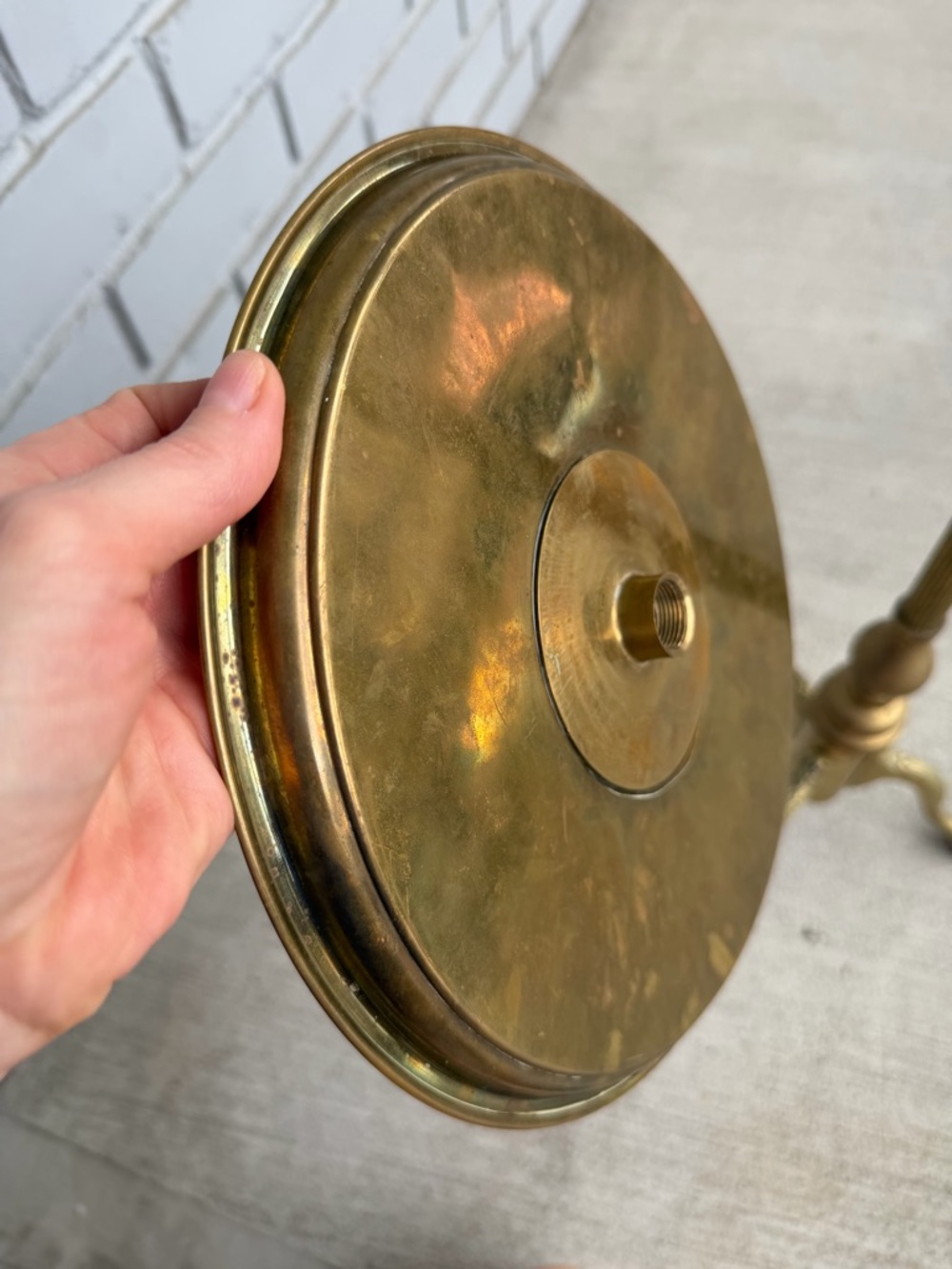 Vintage Mid-Century Brass Pedestal Side Table –Ball & Claw Feet (c. 1950s–1970s) - Picture 9 of 12